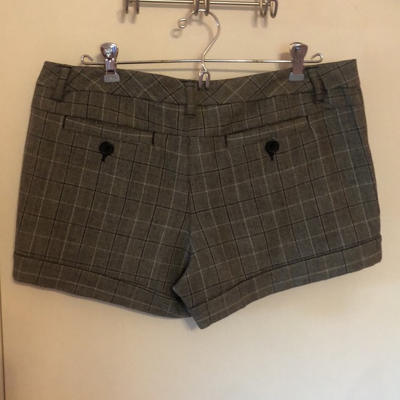 Old Navy Black/White Plaid Short, Low Rise - Picture 2 of 5